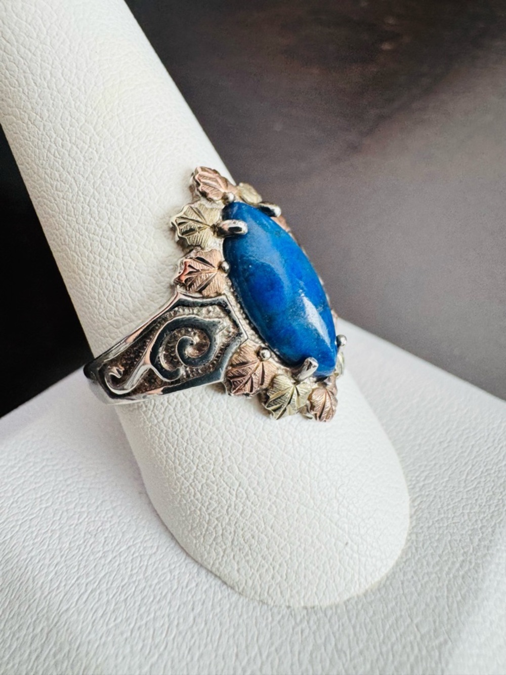 VTG Sterling Silver and 12K Rose Gold Lapis Ring Black Hills Gold Leaf Accents - Picture 4 of 6